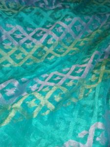 Womens Green Saree With Unstiched Blouse