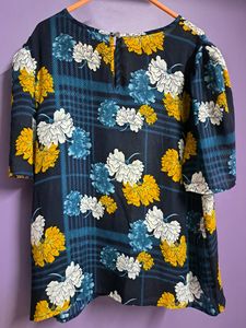 Floral Printed Top, Size: M
