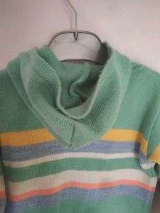 Girls Woolen Hoddie