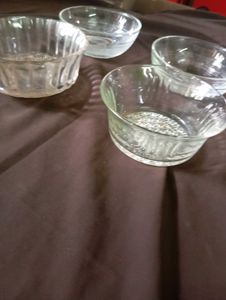 Glass Bowls (Set of 4)