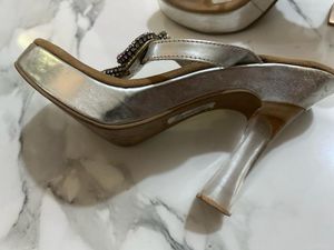 Tranperent Hill Sandle Price Dropped