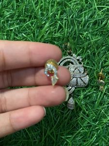 Pendant Set With Earnings