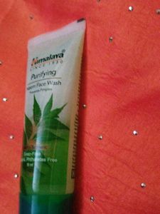 Himalaya Purifying Neem Face Wash With Travel Size