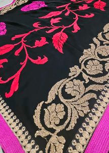 Beautiful  Black Saree😍