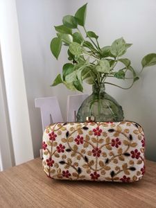 Multicolour Clutch