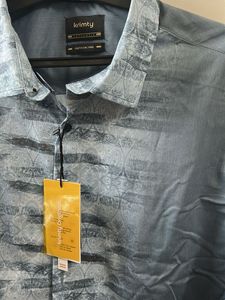 Men Brand New Shirt (XL)