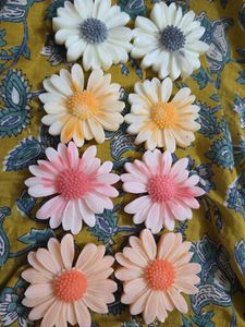 Floating Daisy Fragnance Candle(8 Pcs)
