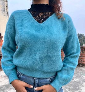 Stylish Blue Knit Sweater