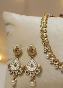 Elegant Gold-Tone Necklace