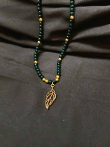 Golden Leaf Elegance Beaded Necklace