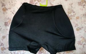 Black padded hip/butt enhancer shapewear