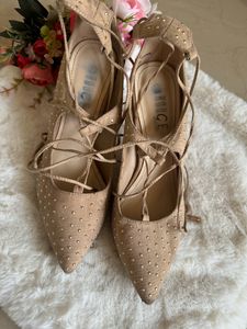 Final sale 🎉Beige Lace-up Heels