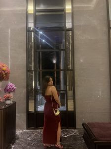 Elegant Burgundy Maxi Dress