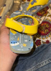 Cute sandals for baby and with 3 socks men