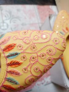 Juti For Women (Yellow)