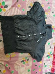 Chic Gray Checkered Top