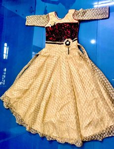 Ethnic Gown with red and black