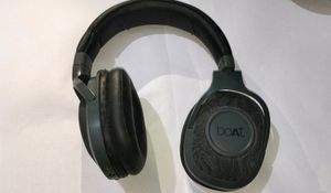 boAt Rockerz 550 Bluetooth Headphone, 50MM Drivers
