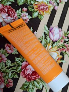 Dot &amp; Key Mango Detan Face Wash