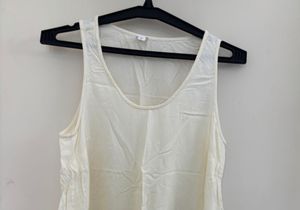 GAP EMBROIDERED HEM TANK TOP