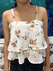 Floral Pleated Top🤍