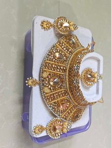 Elegant Gold-Tone Necklace Set