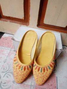 Juti For Women (Yellow)