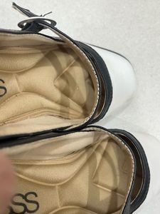 Cute White &amp; Black Mary Jane flats