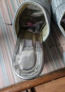 Wanted To Sale My Heel Sandel