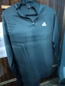 Addidas T-shirt