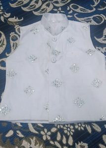 White Kurta Pajama And Wase ort