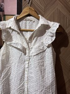 Cute Ruffled Sleeveless Top