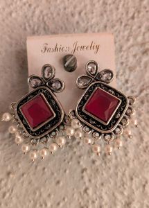It&#39;s A New Earrings With Good Quality.