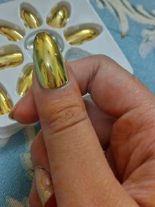 Fake Nails With Beautiful Colour