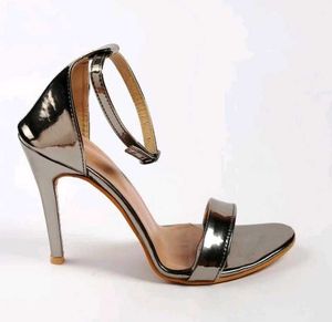 Y2K Silver Heels 🎀