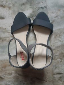 New Heels For Elegant Look