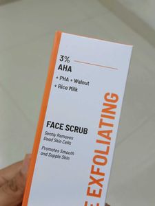 Chemist @play Exfoliating Face Scrub