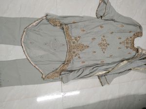 Georgette Gray Colour Heavy Shut