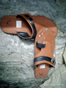 mens slippers brown color  42 size (8) no.
