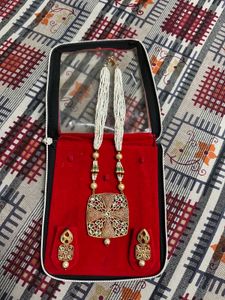 Elegant Necklace & Earring Set