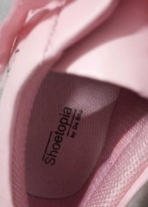 Women&#39;s Pink Shoes 🩷