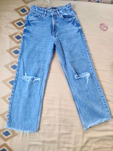 Korean Knee Ripped Jeans.