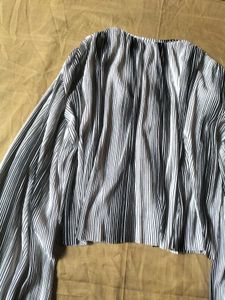 V-neck Pleated Top