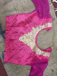there is a lehenga including blouse and duppata