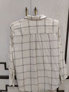 H&amp;M Off White Shirt
