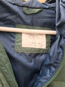 kids puffer with detachable sleeves