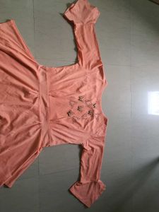 Ladies TOP Size M , IN very Good Condition