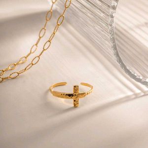 18k Gold Cross Ring