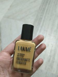 Lakme Forever Matte Foundation