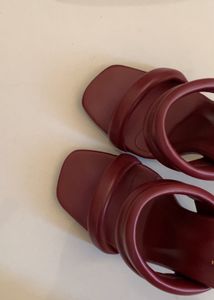 Maroon Stiletto
